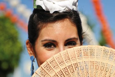 Andalusierin auf einer Feria © joserpizarro-fotolia.com