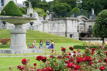 Powerscourt House and Gardens © Fáilte Irland/Neal Houghton