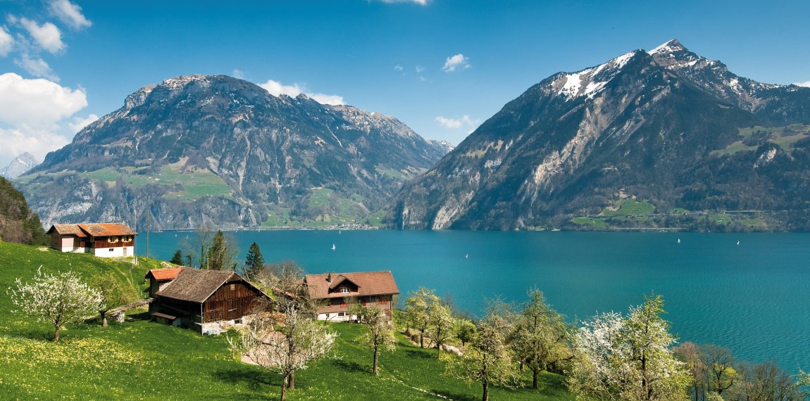 Frühling am Vierwaldstätter See © Peter Wey-shutterstock.com/2013