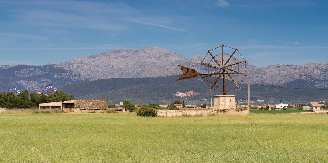 Windmühle auf Mallorca © Circumnavigation-fotolia.com