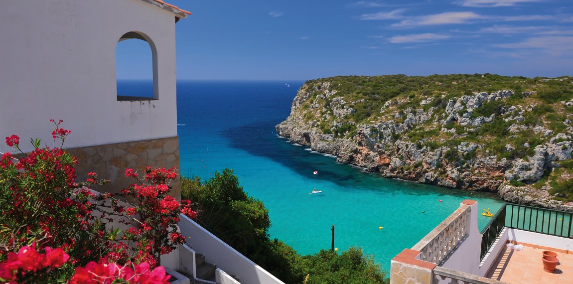 Bucht von Cala en Porter auf Menorca © Pawel Kazmierczak-shutterstock.com/2013