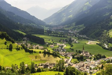 Blick auf St. Leonhard im Passeier Tal © C. Giovanni Colombo - shutterstock.com