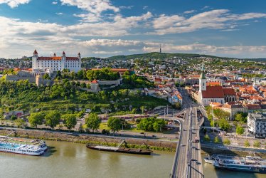 Blick auf Schloss Bratislava © Bruno Coelho - stock.adobe.com