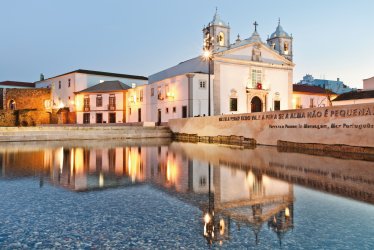 S. Maria's Kirche in Lagos © Ricardo Furtado-shutterstock.com/2013