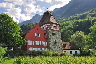 Das rote Haus in Vaduz © Telegin Sergey-shutterstock.com/2013