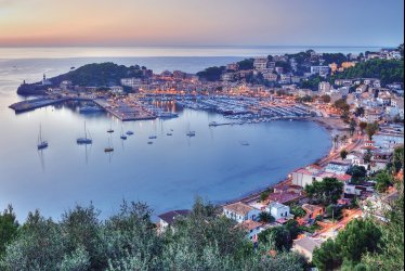 Blick auf den Hafen von Port de Soller © osmera.com-shutterstock.com/2013