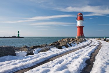 Mole in Warnemünde im Winter © Rico K.-fotolia.com