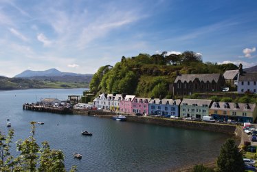 Alter Hafen von Portree © Circumnavigation-fotolia.com