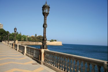 Promenade in Cadiz © pepereyes-fotolia.com
