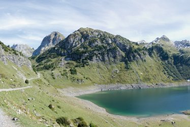 Wanderweg am Formarinsee in Dalaas © fotofrank-fotolia.com