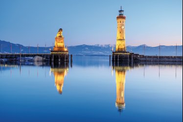 Hafeneinfahrt in Lindau © Manuel Schönfeld - stock.adobe.com