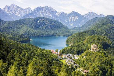 Blick auf Schloss Hohenschwangau © J. Ossorio Castillo-fotolia.com