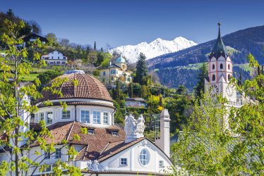 Meran im Frühling © mmphoto-fotolia.com