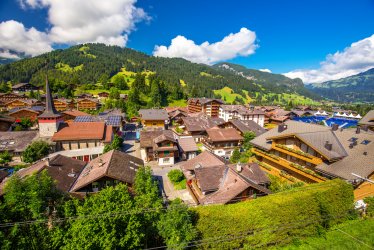 Blick auf Gstaad © Eva Bocek -stock.adobe.com