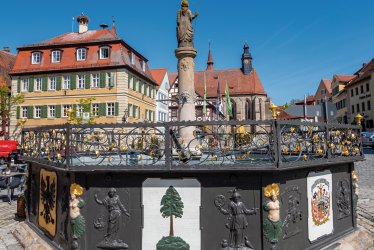 Stadtbrunnen in Feuchtwangen © Animaflora PicsStock - stock.ado