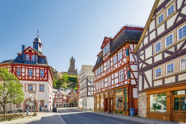 in der Altstadt von Dillenburg © modernmovie - stock.adobe.com