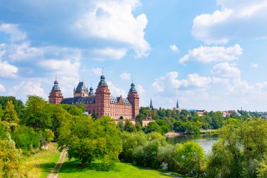 Schloss Johannisburg in Aschaffenburg © travelview - stock.adobe.com