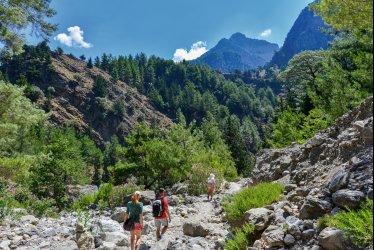Wanderweg durch die Samaria-Schlucht auf Kreta © Ilhan Balta - stock.adobe.com