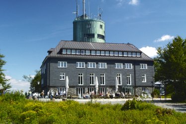 Gasthaus und Astenturm Kahler Asten © TI Winterberg