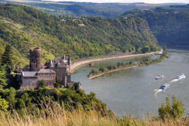 Burg Katz mit Loreleyfelsen © Frank Wagner - stock.adobe.com