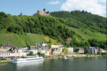 Burgruine Landshut bei Bernkastel Kues © Jolanta Mayerberg-fotolia.com