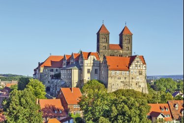 Stiftskirche St. Servatii und Schloss © borisb17-fotolia.com