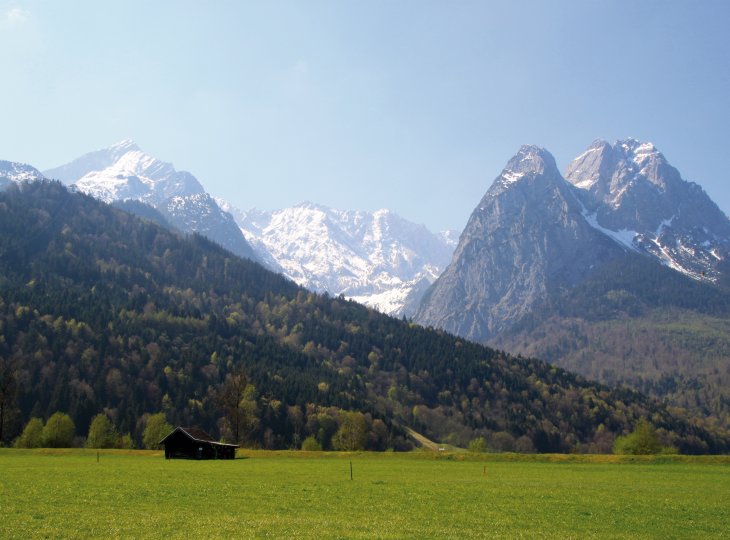 Alpspitz- und Zugspitzmassiv © tina7si-fotolia.com